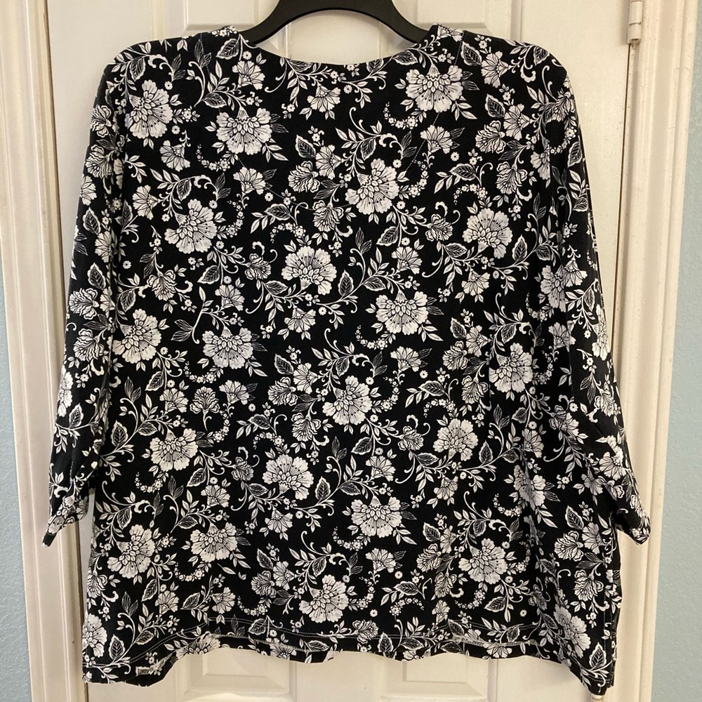 Alfred Dunner notch neck, size 3X - Picture 2 of 4